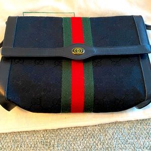 Vintage Gucci Black GG Excellent Strap Clutch Shoulder Bag.